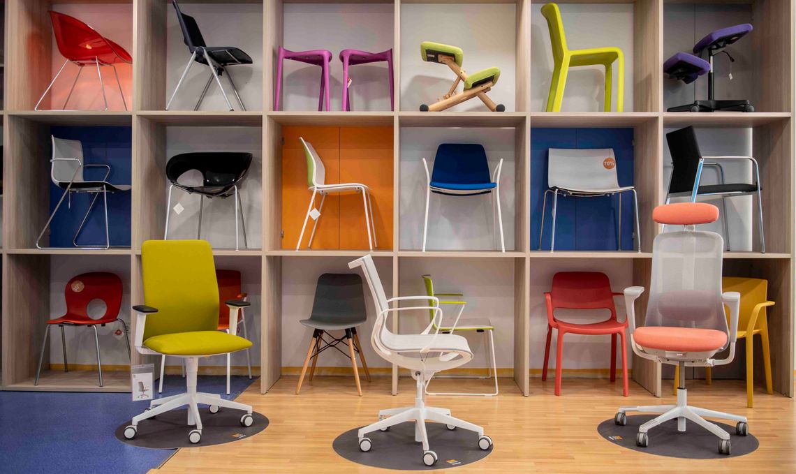 sillas de diferentes dimensiones